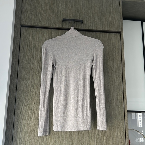 Wilfred Sweaters - Aritzia Wilfred turtleneck ribbed sweater xs heathered oatmeal